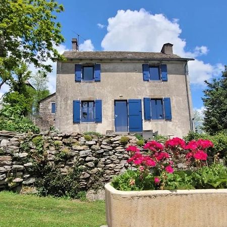 Gite A La Tour De Peyrebrune Alrance Exterior photo