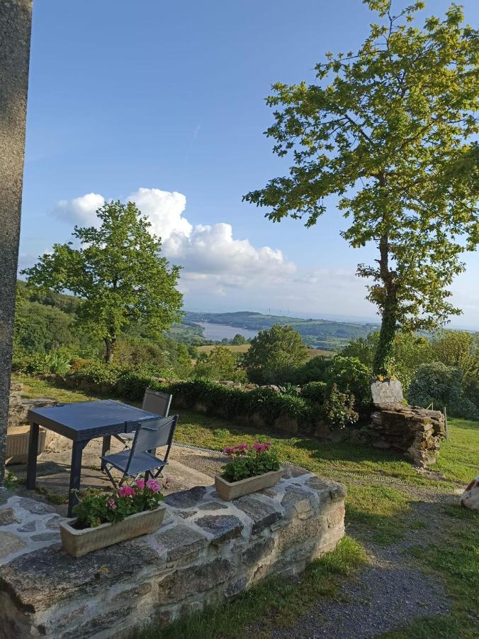 Gite A La Tour De Peyrebrune Alrance Exterior photo