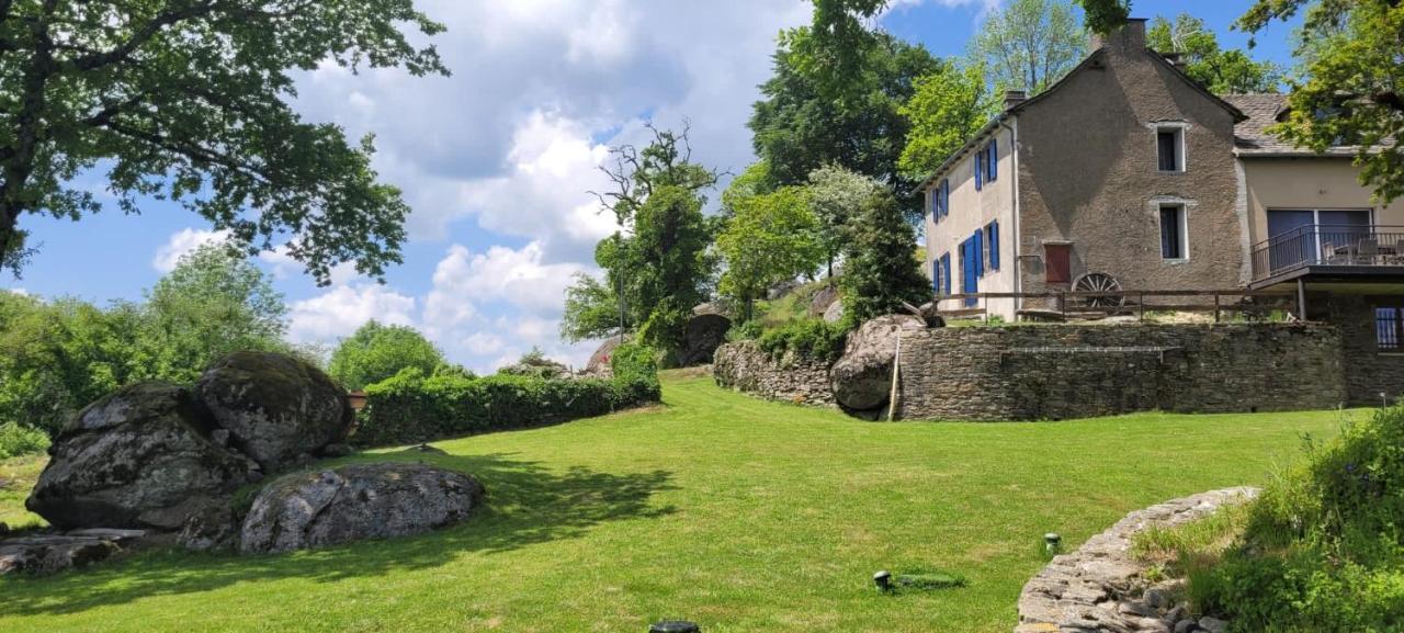Gite A La Tour De Peyrebrune Alrance Exterior photo